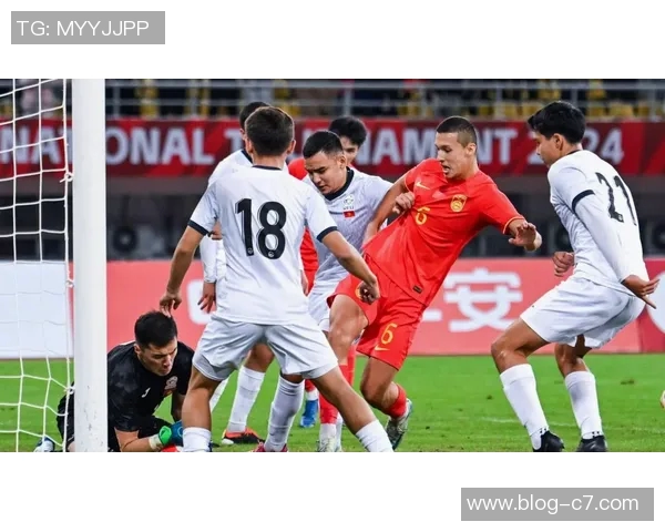 拜合拉木在比赛中表现平平仅出场12分钟贡献1次传球和1次犯规评分仅为61分